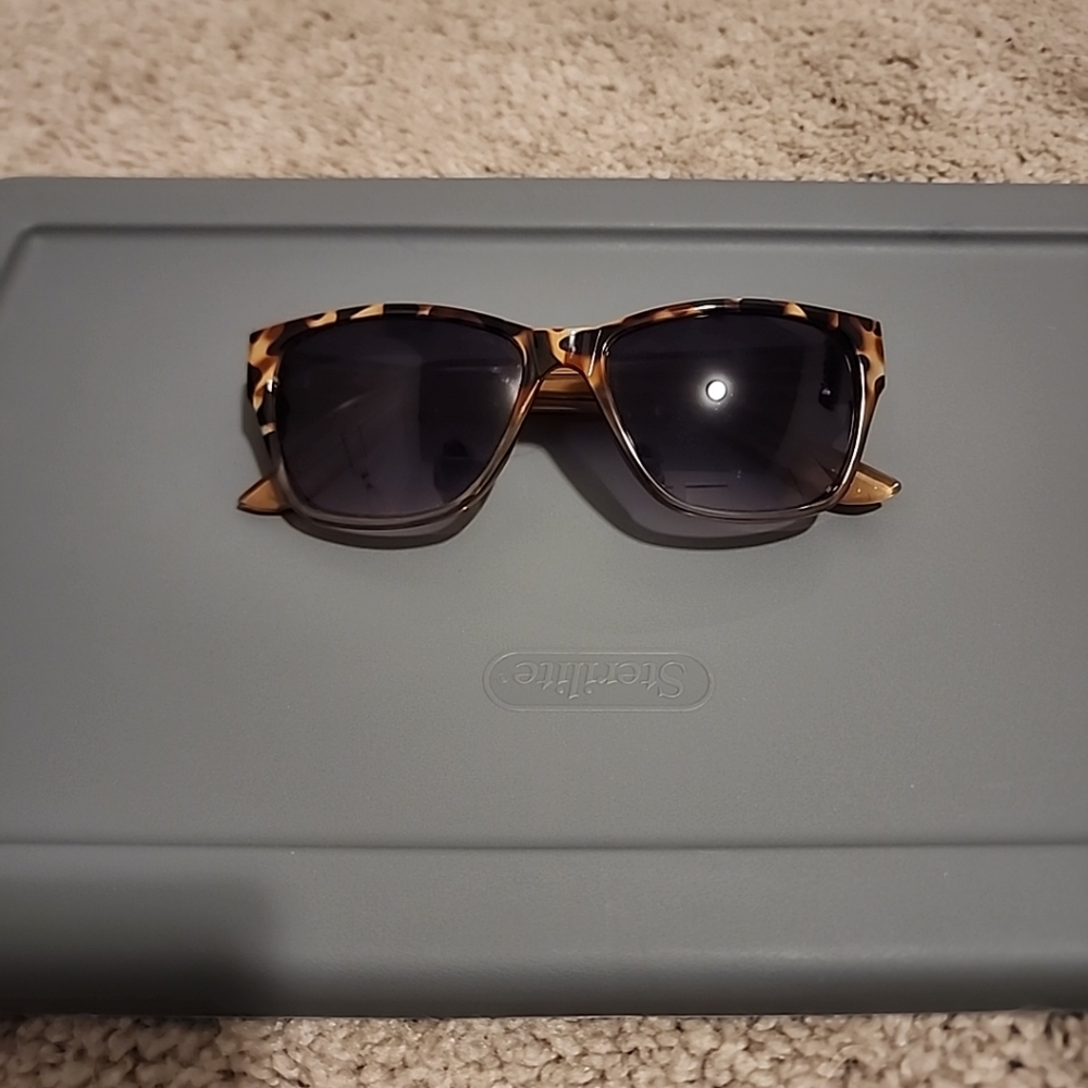 Betsey johnson sunglasses